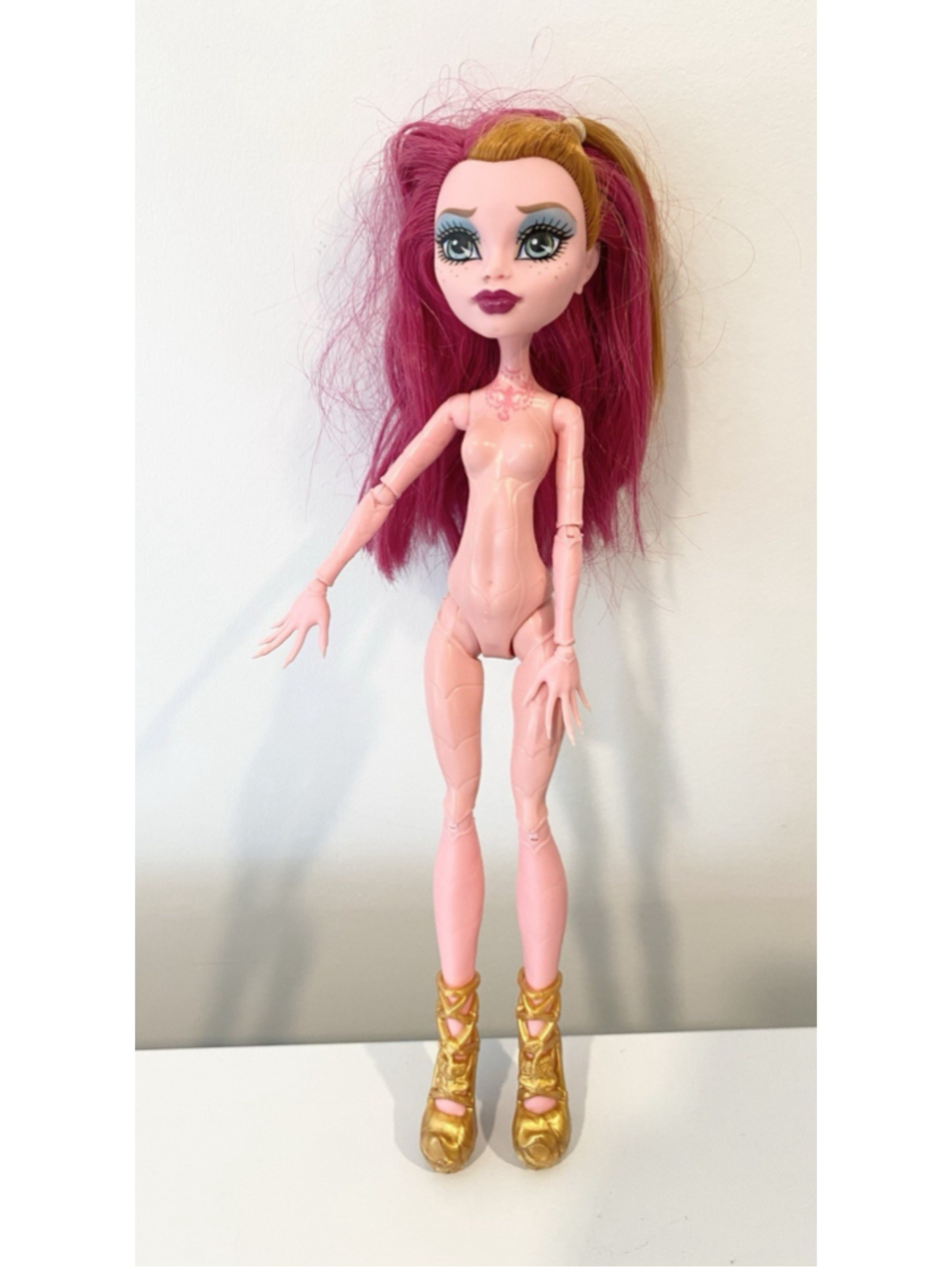Monster High Gigi Grant Doll 2012 Original Gold Shoes Nude Mattel G1